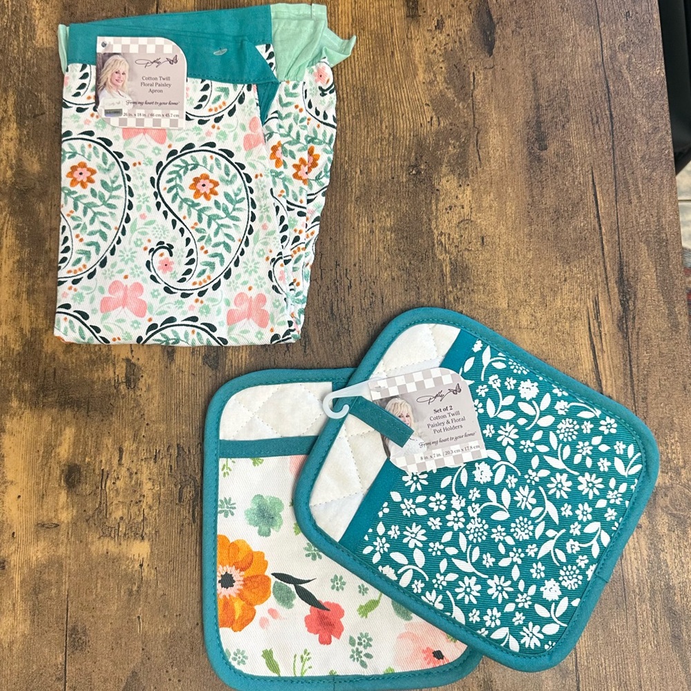 Dolly Parton Set of Floral Paisley Pot Holders & Cotton Twill Ruffled Half Apron